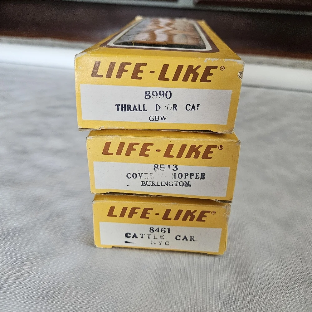 Lot of 3 Life Like Ho Scale Thrall Door #8990, #8513 Burlington #8461 Cattle Car